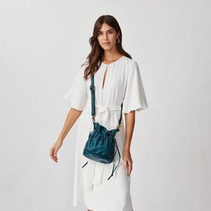 Wanderer's Travel Co Azzurra Pebbled Leather Bronte Bucket Crossbody Bag EUC